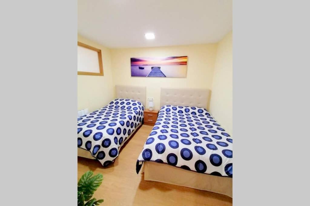 Bajo Las Estrellas Apartment Луго Екстериор снимка